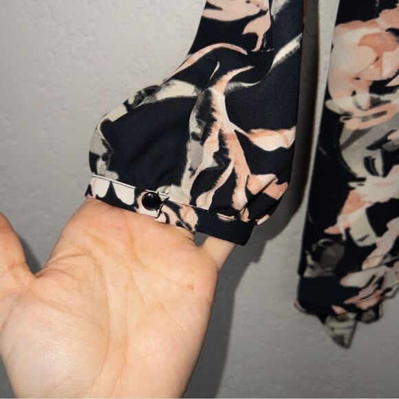 Juicy Couture Navy Floral Rhinestone Front Detail Blouse Size Small - Picture 5 of 7